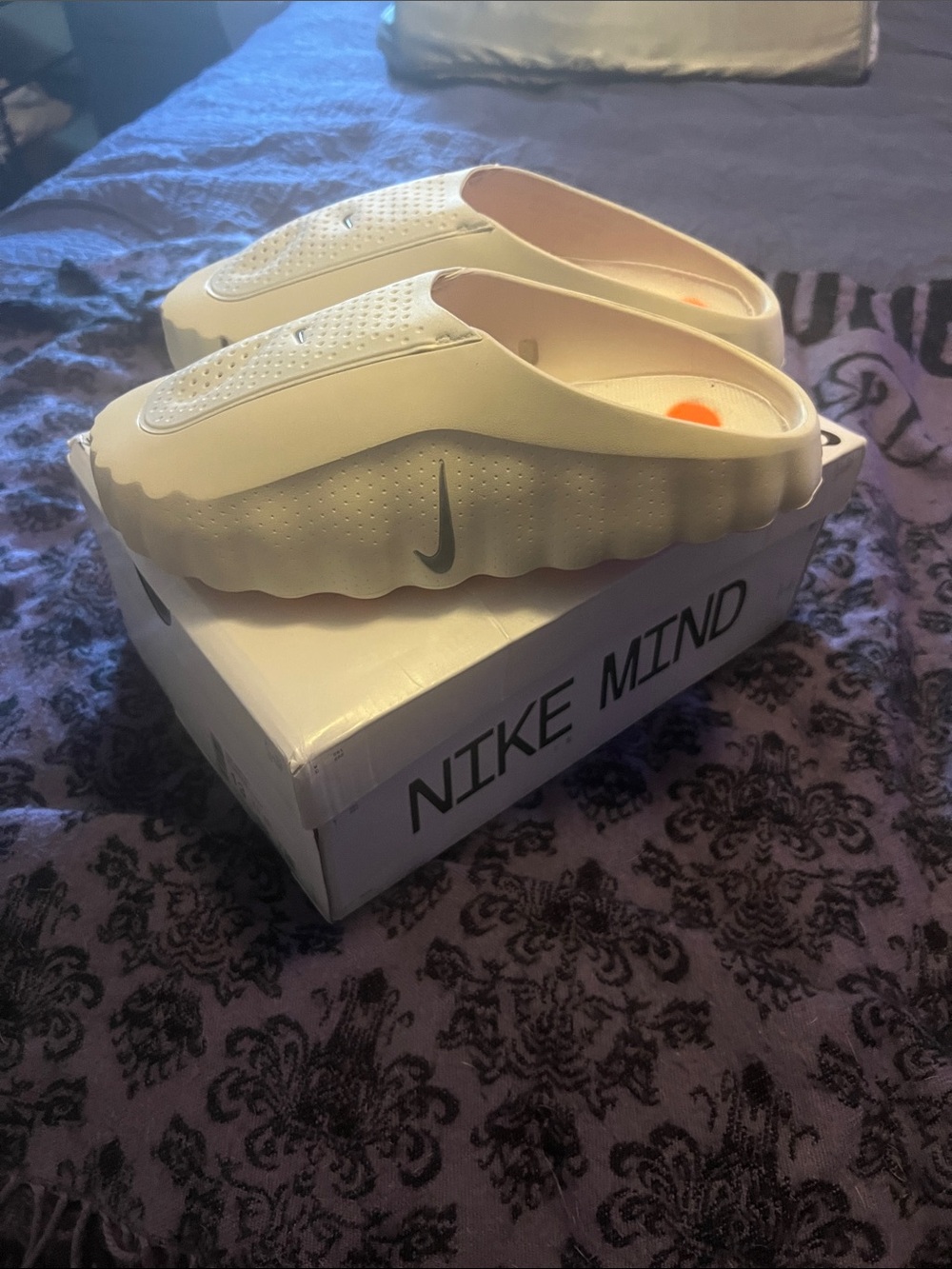 🔥Nike Mind Slide Clog - Off-White with Orange Inlay